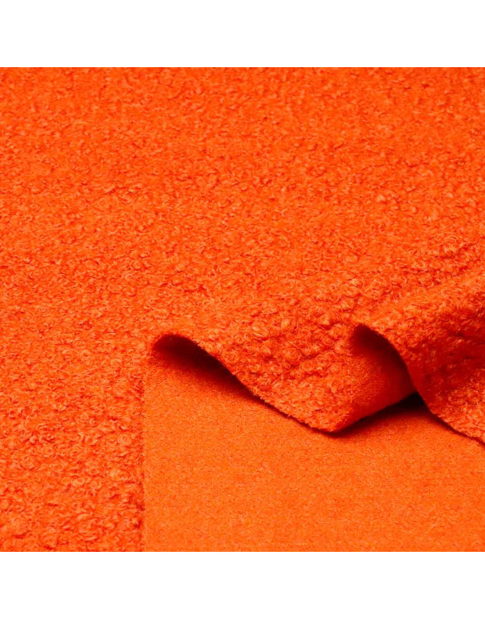 Tela Baquilla Lisa: La Tela Perfecta para la Moda de Invierno