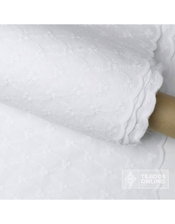 Tela Perforada Blanca Flor Rocio - Tienda de Telas - 100% Algodón - Imagen 5