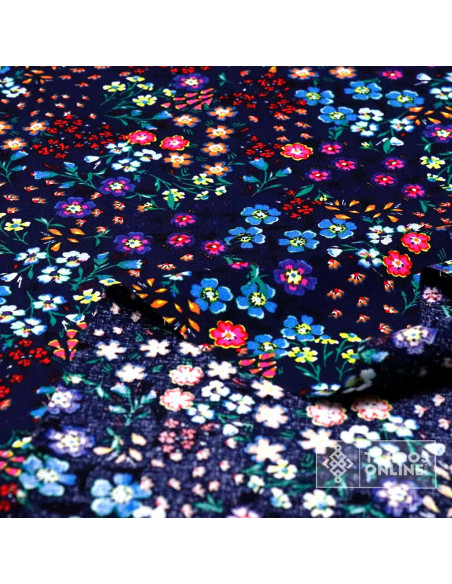 Tela de Viscosa Azul Marino con Estampado Floral