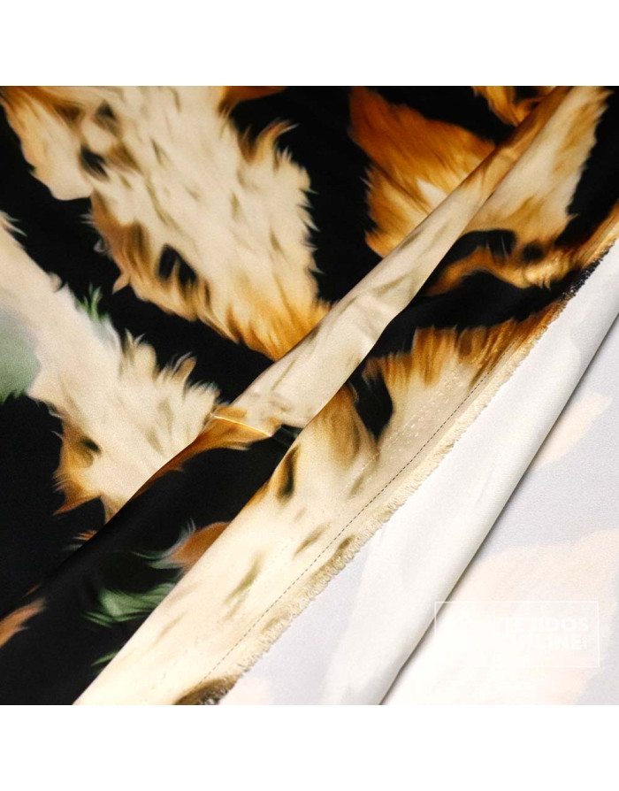 Crep Seda Raso Lycra Safary - Tela de Vestir Estampada