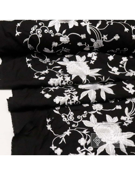 Mantoncillo Negro con Flores Platas | Mantoncillos - Imagen 3