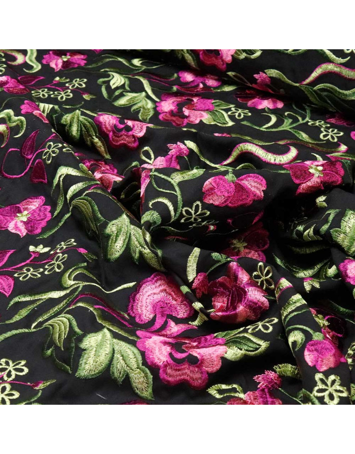 Tela Mantoncillo Negro con Flores Fucsias  | Mantoncillos - Imagen 4