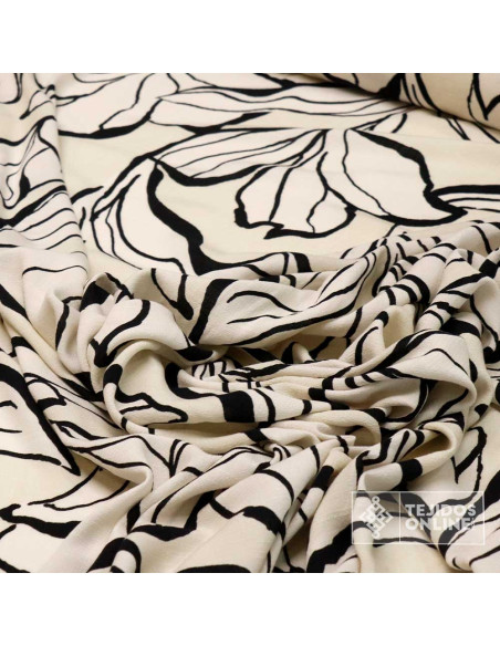 Tela Viscosa Beige con Flor Negra - Viscosa 100% - Imagen 3